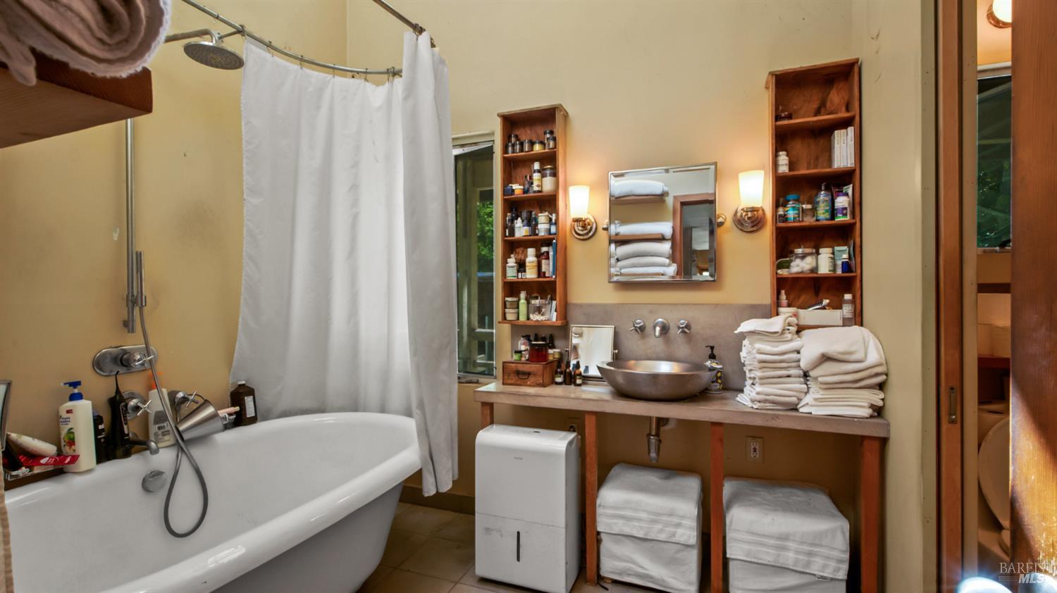 Detail Gallery Image 17 of 43 For 1 Alamo Way, Lagunitas,  CA 94938 - 2 Beds | 2 Baths