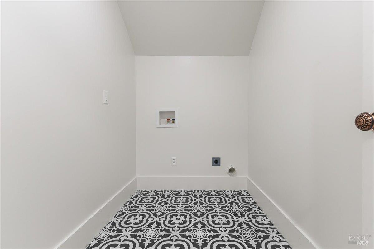 Detail Gallery Image 35 of 74 For 127 Pleasant Ave, Santa Rosa,  CA 95403 - 4 Beds | 4 Baths