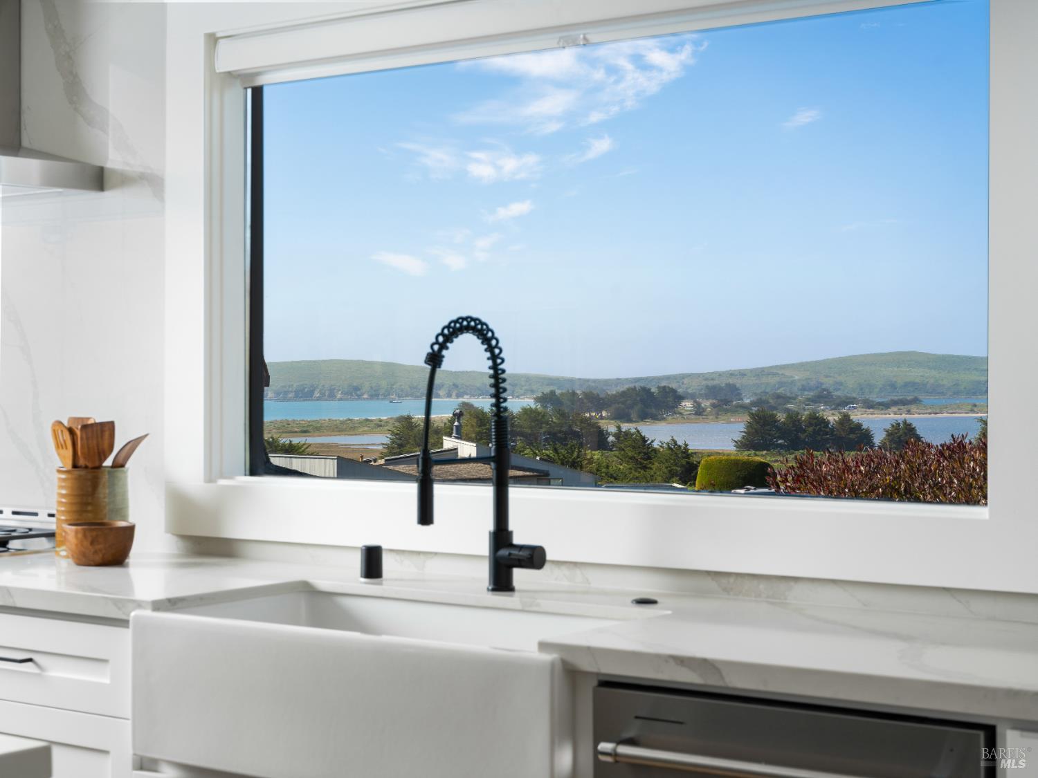 Detail Gallery Image 14 of 43 For 142 Poppy Ct, Bodega Bay,  CA 94923 - 3 Beds | 3 Baths