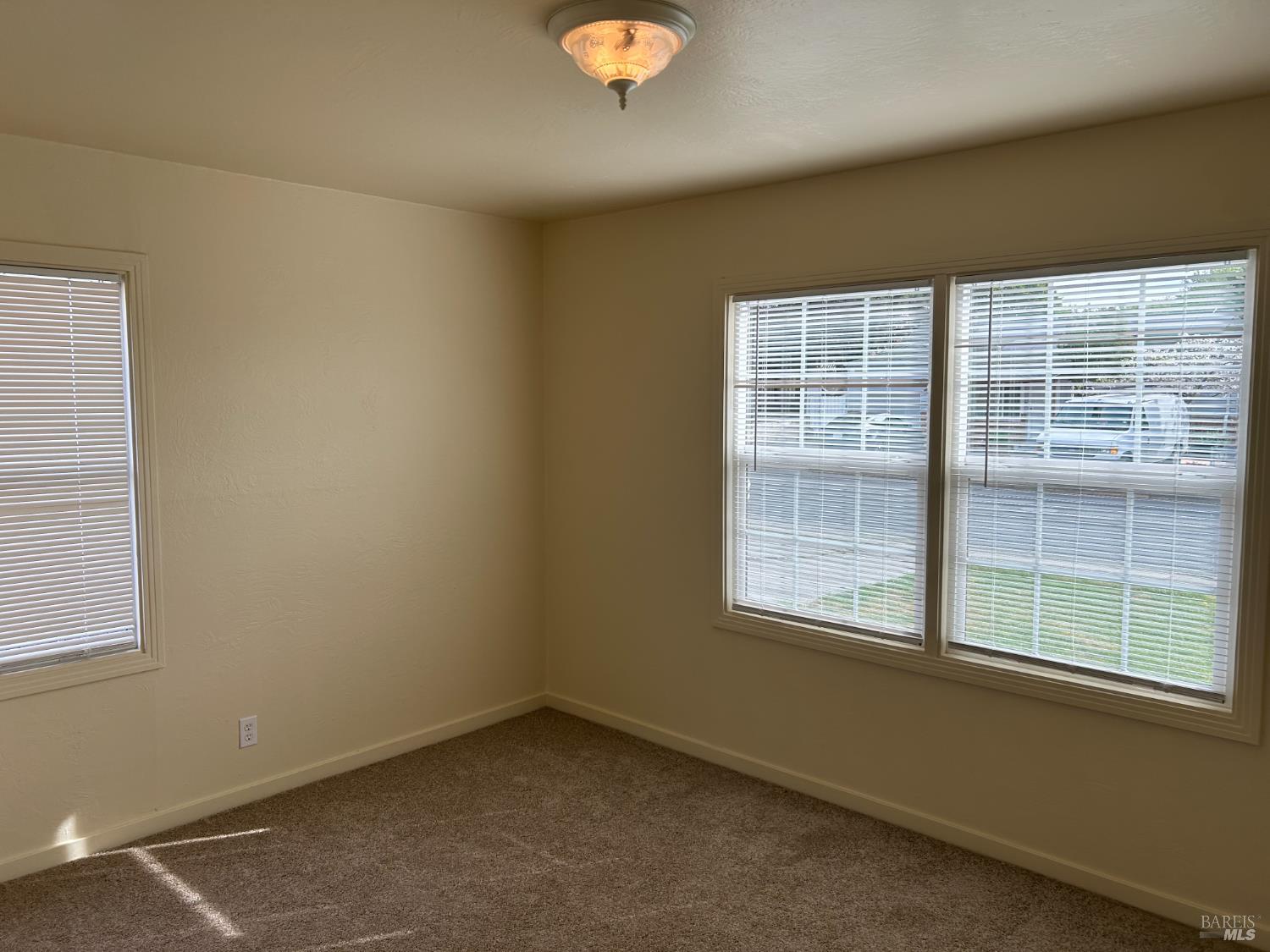 Detail Gallery Image 6 of 17 For 901 Humboldt St, Vallejo,  CA 94591 - 2 Beds | 2 Baths