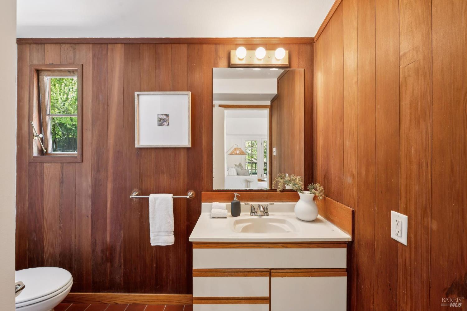 Detail Gallery Image 28 of 55 For 9 Portola Ave, Point Reyes Station,  CA 94956 - 3 Beds | 2 Baths