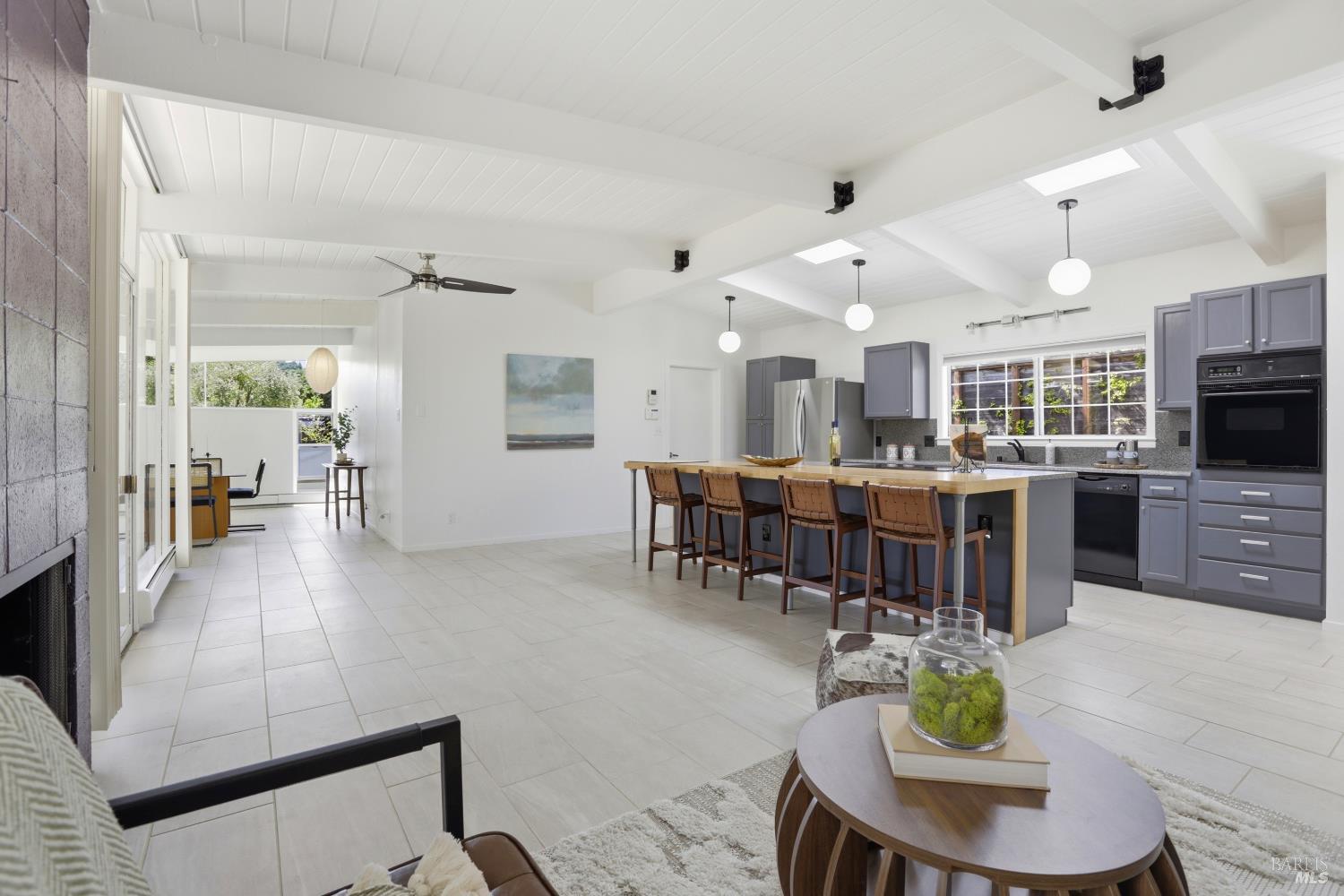 Detail Gallery Image 8 of 26 For 656 Bamboo Ter, San Rafael,  CA 94903 - 3 Beds | 2 Baths