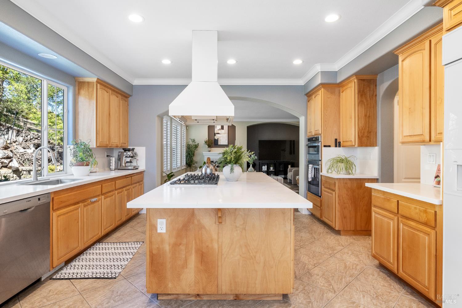 Detail Gallery Image 13 of 43 For 1149 Songwood Rd, Vallejo,  CA 94591 - 5 Beds | 3/1 Baths