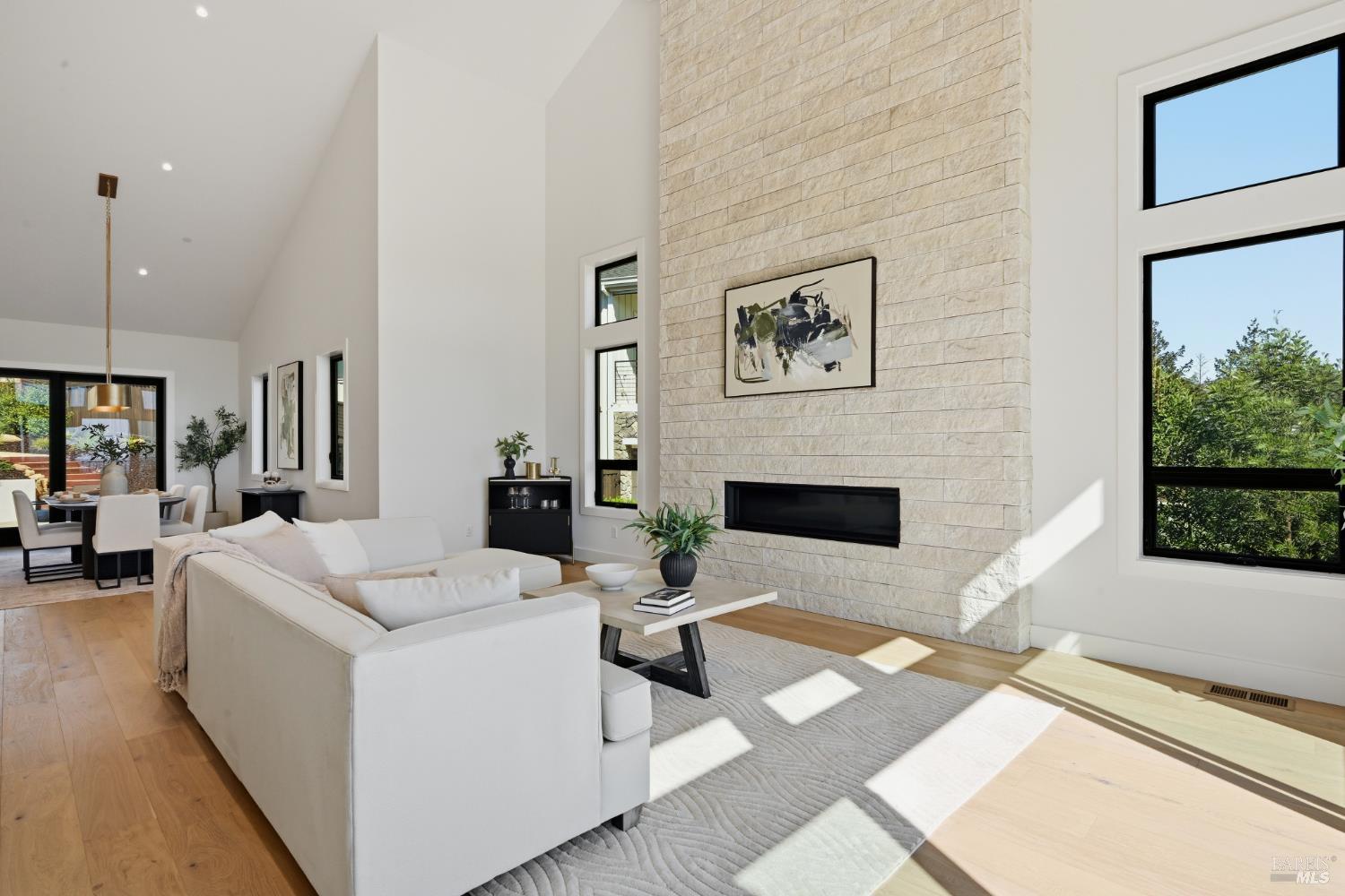 Detail Gallery Image 4 of 42 For 2011 Long Leaf Ct, Santa Rosa,  CA 95403 - 4 Beds | 3 Baths