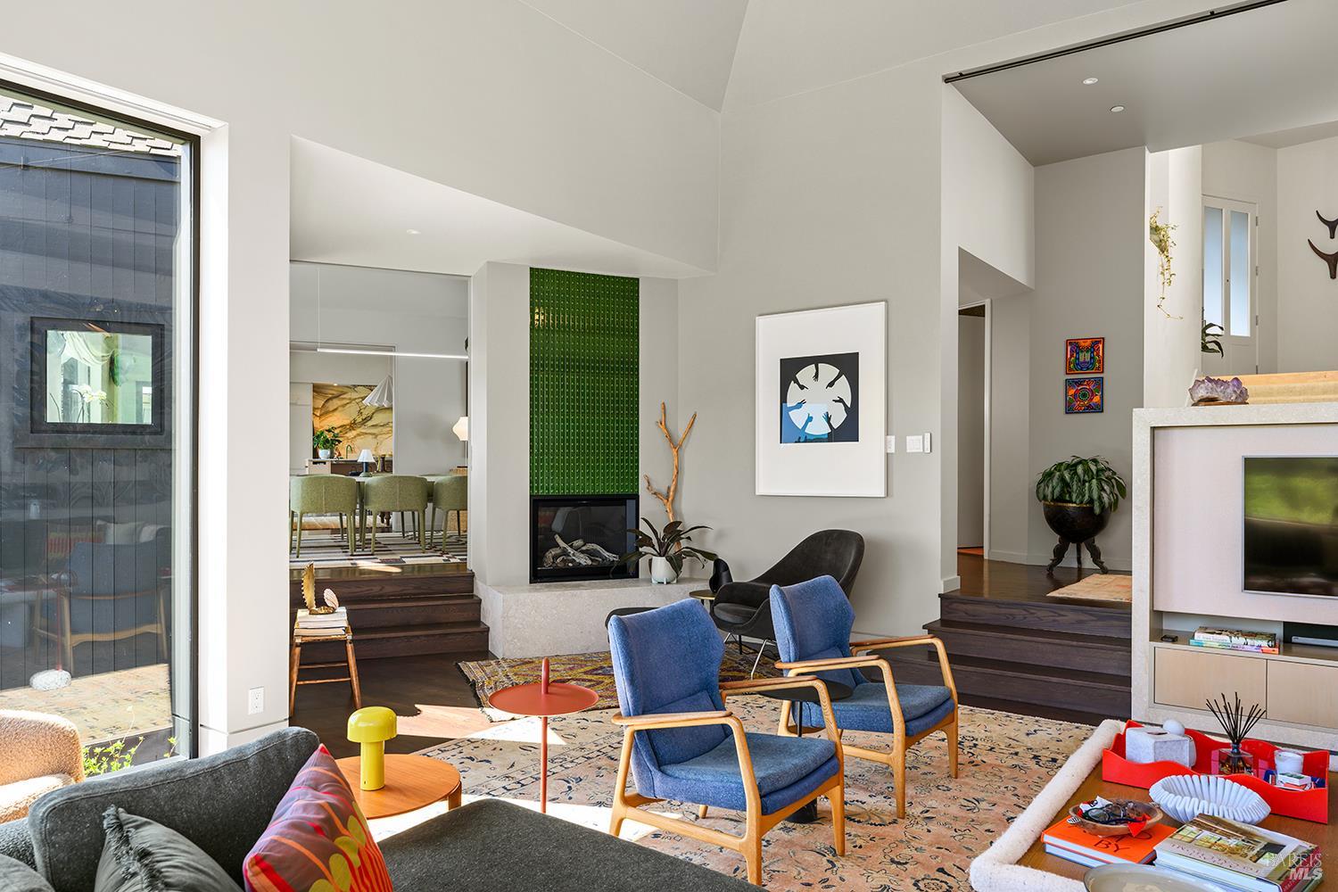 Detail Gallery Image 19 of 69 For 8 Mariposa Ct, Tiburon,  CA 94920 - 4 Beds | 5/2 Baths