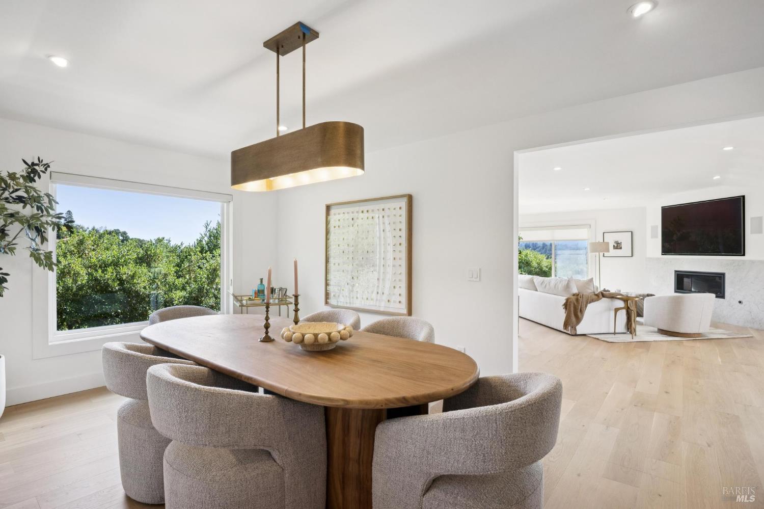 Detail Gallery Image 10 of 48 For 65 Valley View Ave, San Rafael,  CA 94901 - 5 Beds | 5 Baths