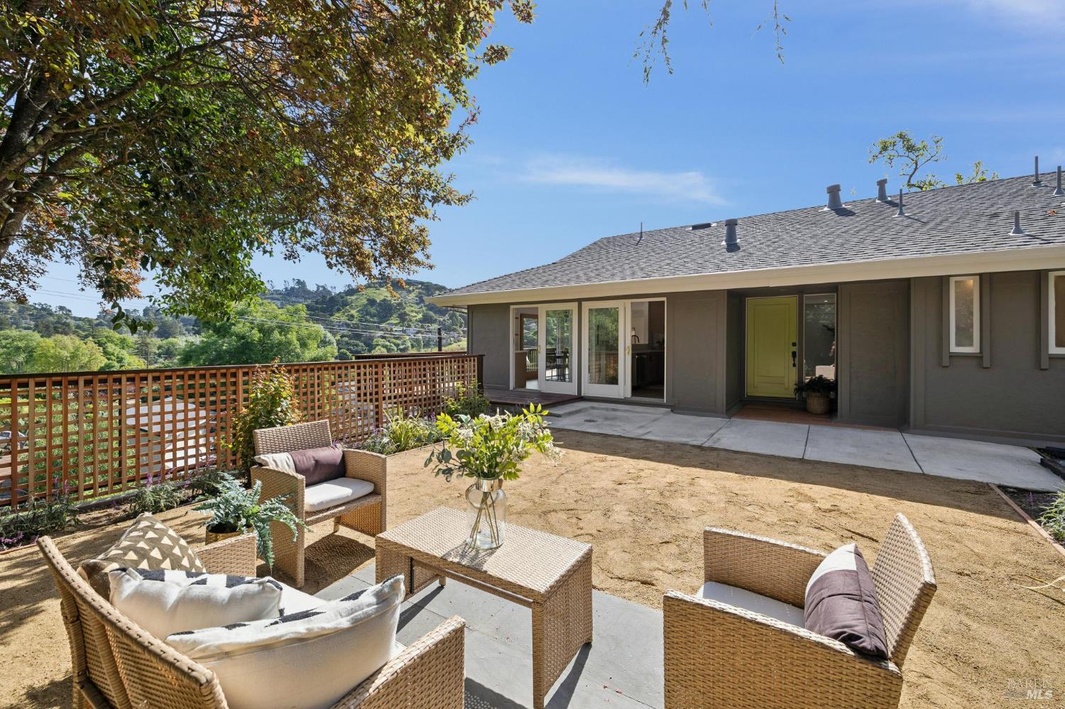 Detail Gallery Image 14 of 37 For 22 North Terrace Unkn, Tiburon,  CA 94920 - 3 Beds | 2 Baths