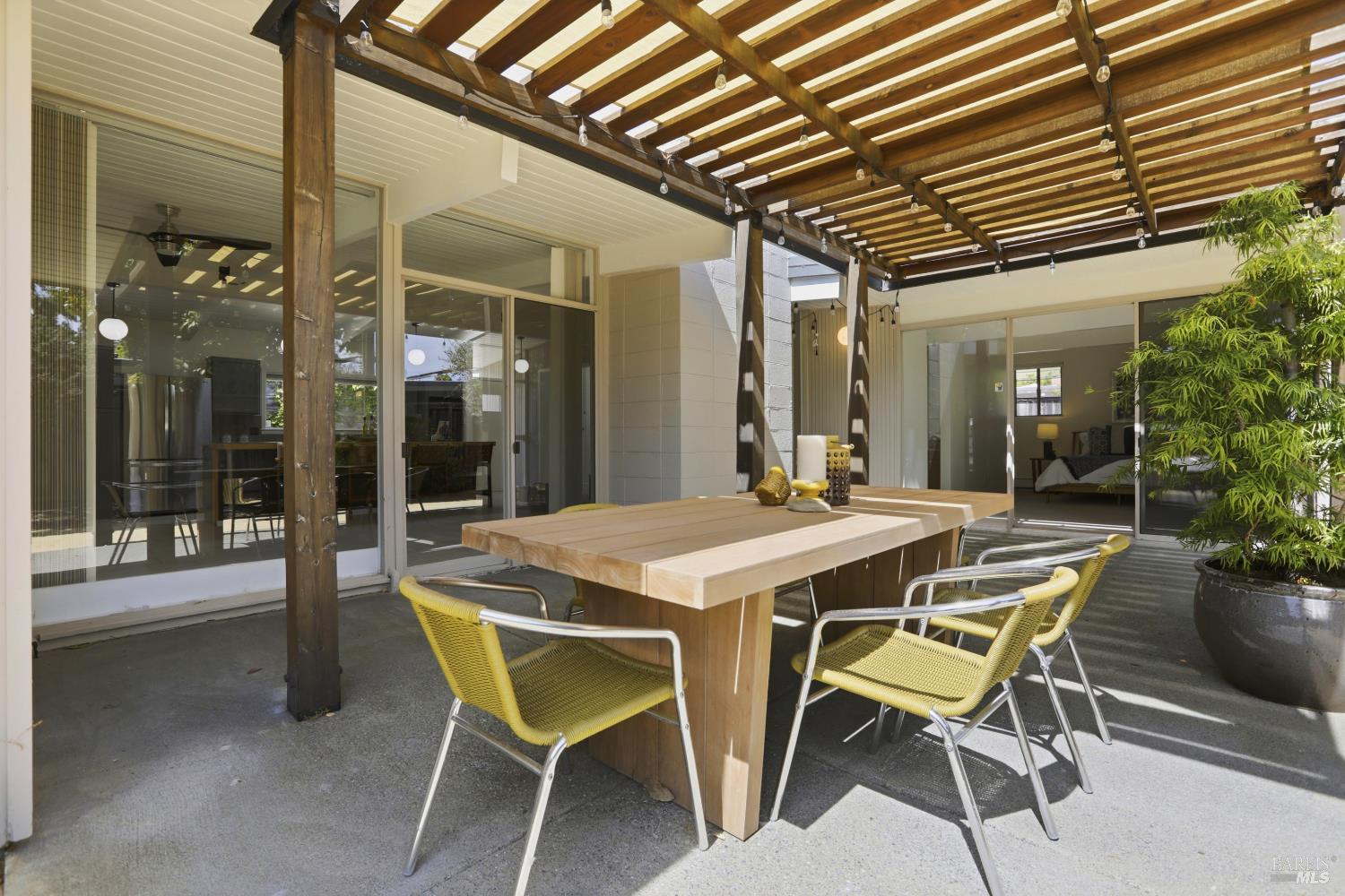 Detail Gallery Image 21 of 26 For 656 Bamboo Ter, San Rafael,  CA 94903 - 3 Beds | 2 Baths