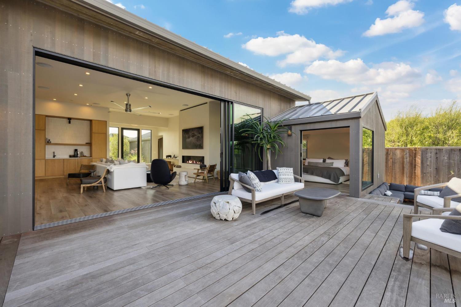 Detail Gallery Image 24 of 63 For 297 Seadrift Rd, Stinson Beach,  CA 94970 - 3 Beds | 2 Baths