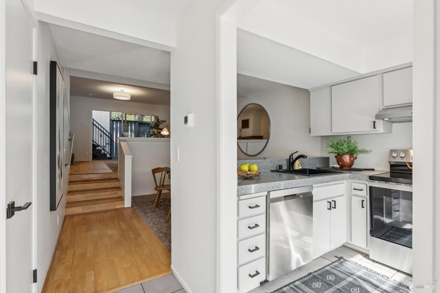 Detail Gallery Image 19 of 62 For 11 Love Ct, Fairfax,  CA 94930 - 2 Beds | 2/1 Baths