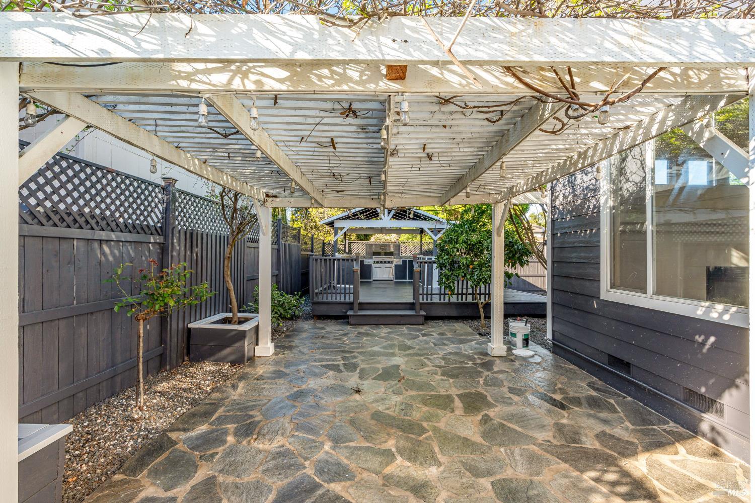 Detail Gallery Image 29 of 34 For 8843 Oakfield Ln, Windsor,  CA 95492 - 4 Beds | 2/1 Baths