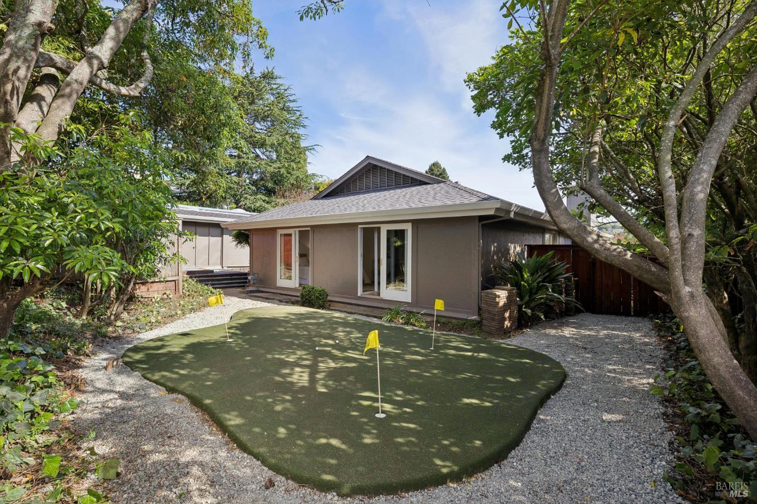 Detail Gallery Image 36 of 37 For 22 North Terrace Unkn, Tiburon,  CA 94920 - 3 Beds | 2 Baths