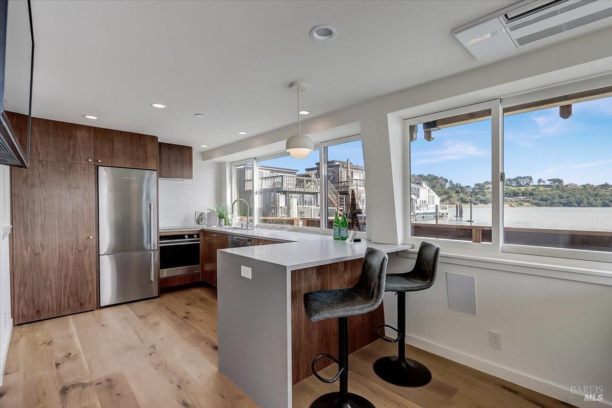 Detail Gallery Image 16 of 26 For 11 Commodore Marina Unkn, Mill Valley,  CA 94941 - 4 Beds | 4 Baths