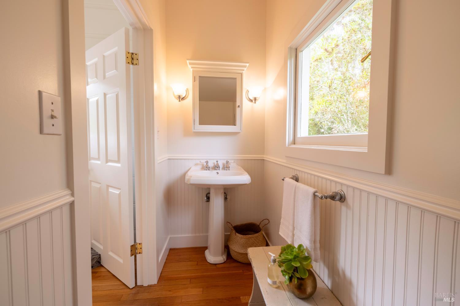 Detail Gallery Image 17 of 39 For 10 Park Ave, Bolinas,  CA 94924 - 2 Beds | 1/1 Baths