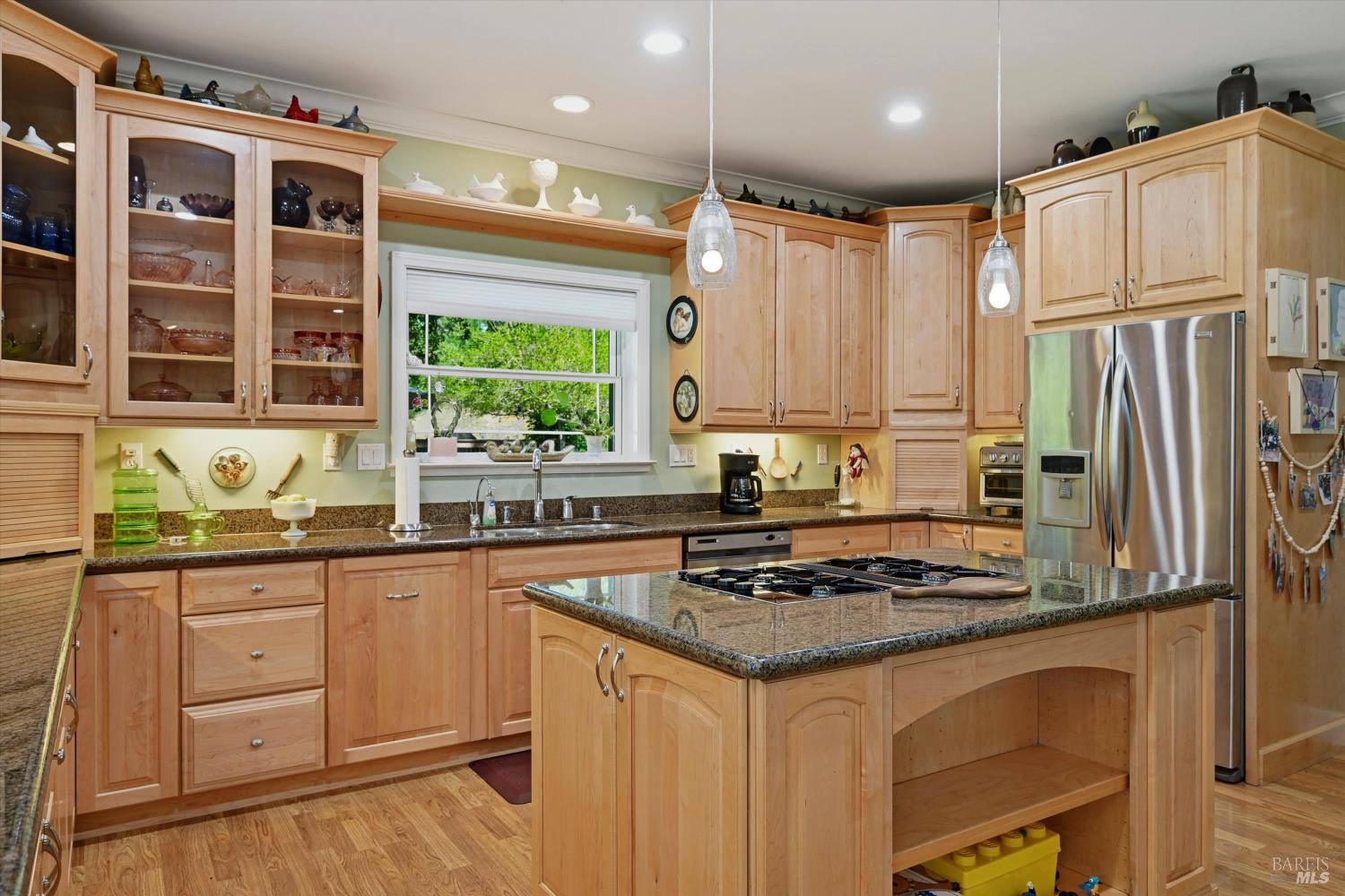 Detail Gallery Image 13 of 56 For 19614 Mountain Mdws, Hidden Valley Lake,  CA 95467 - 4 Beds | 3 Baths