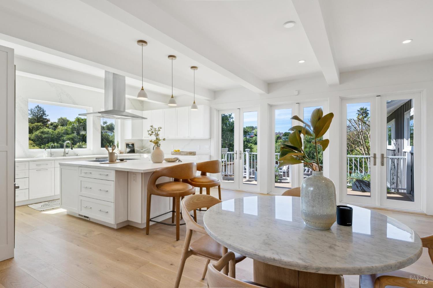 Detail Gallery Image 8 of 48 For 65 Valley View Ave, San Rafael,  CA 94901 - 5 Beds | 5 Baths