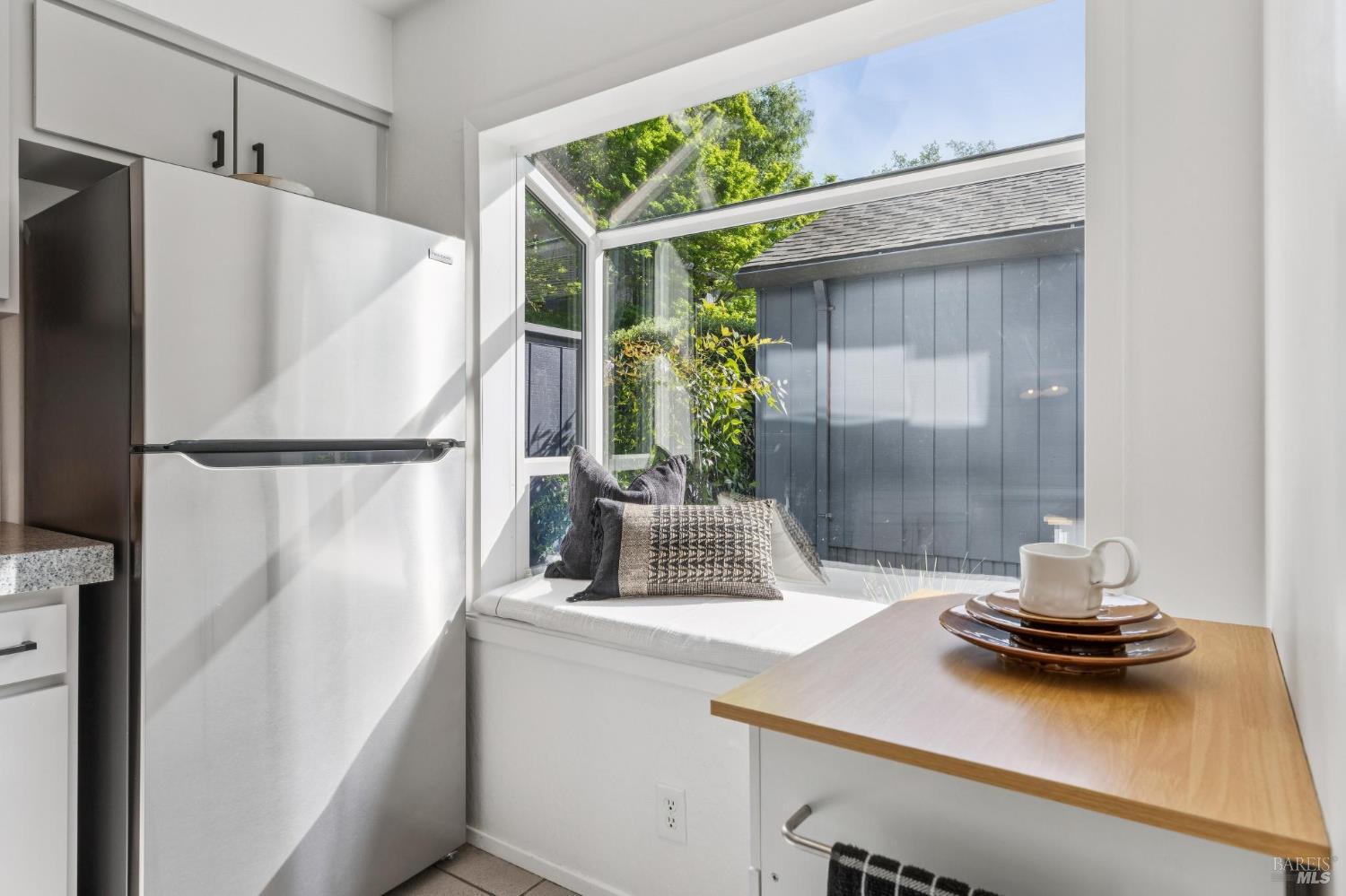 Detail Gallery Image 25 of 62 For 11 Love Ct, Fairfax,  CA 94930 - 2 Beds | 2/1 Baths