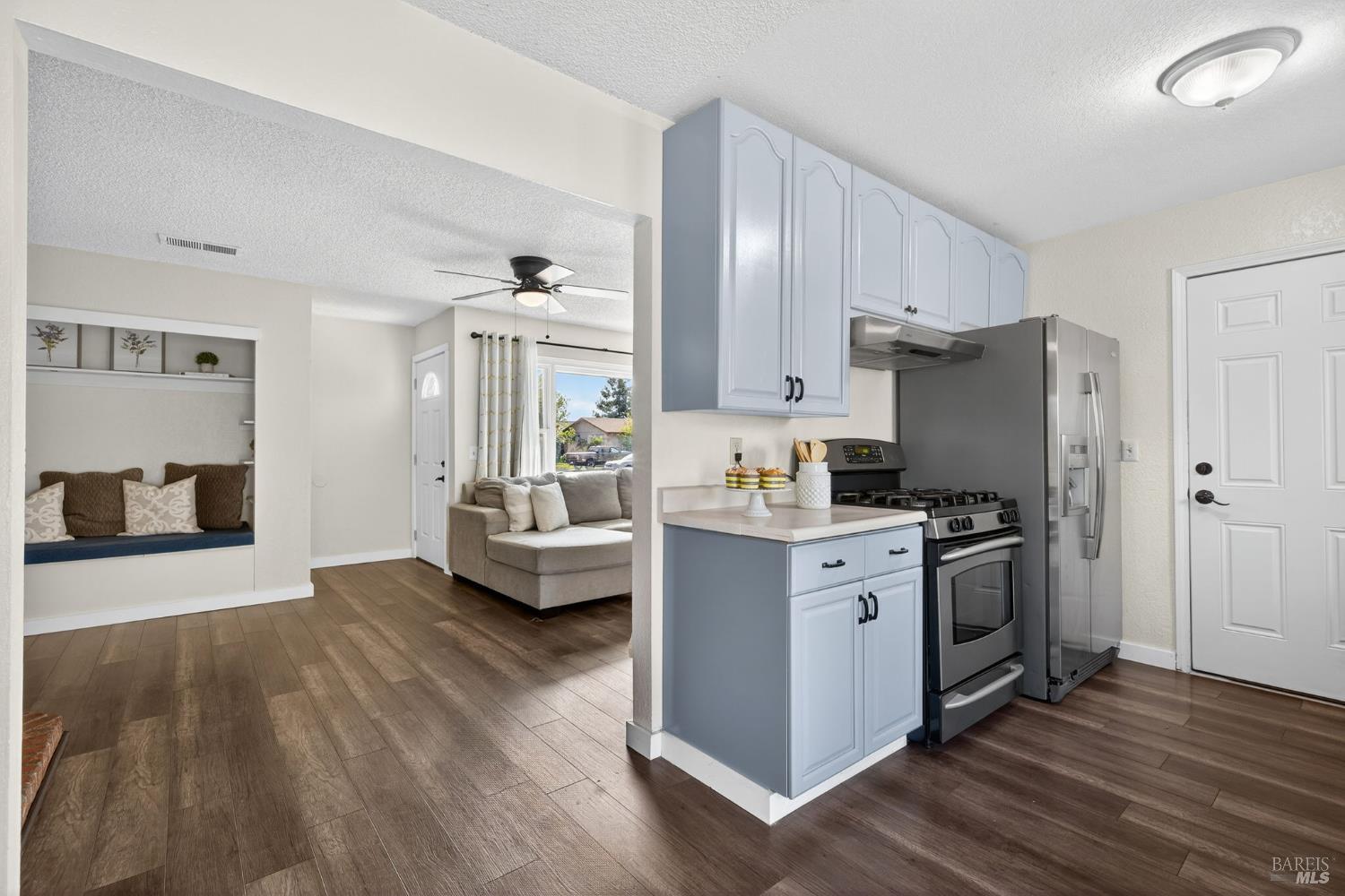 Detail Gallery Image 13 of 34 For 9865 Sunray Pl, Windsor,  CA 95492 - 3 Beds | 1/1 Baths