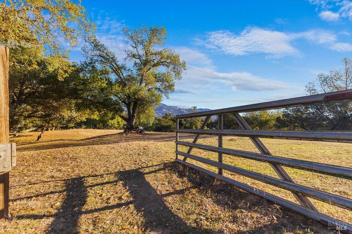 Detail Gallery Image 30 of 39 For 350 Canyon Rd, Geyserville,  CA 95441 - 2 Beds | 1/1 Baths