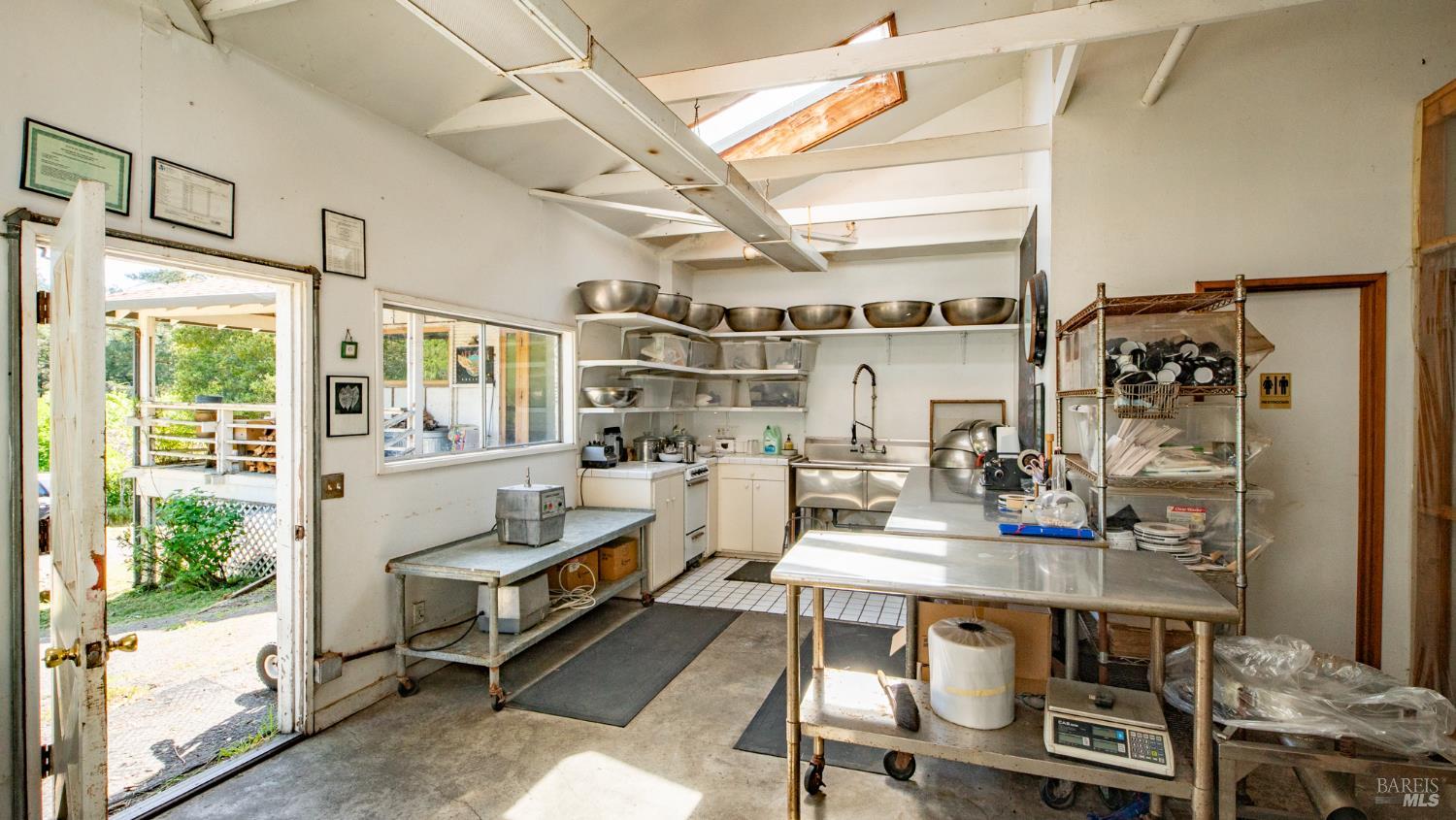 Detail Gallery Image 29 of 43 For 1 Alamo Way, Lagunitas,  CA 94938 - 2 Beds | 2 Baths