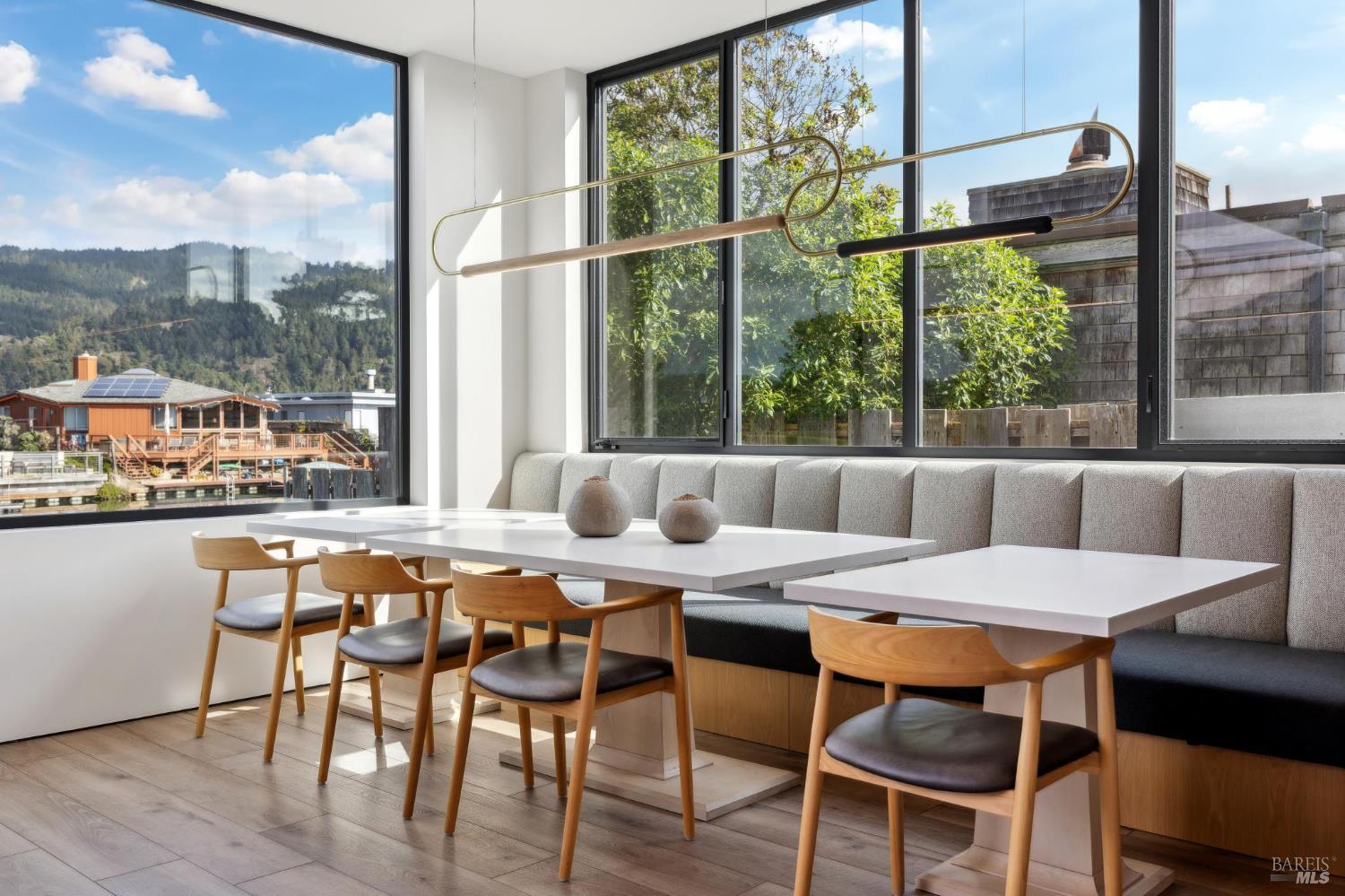 Detail Gallery Image 8 of 63 For 297 Seadrift Rd, Stinson Beach,  CA 94970 - 3 Beds | 2 Baths