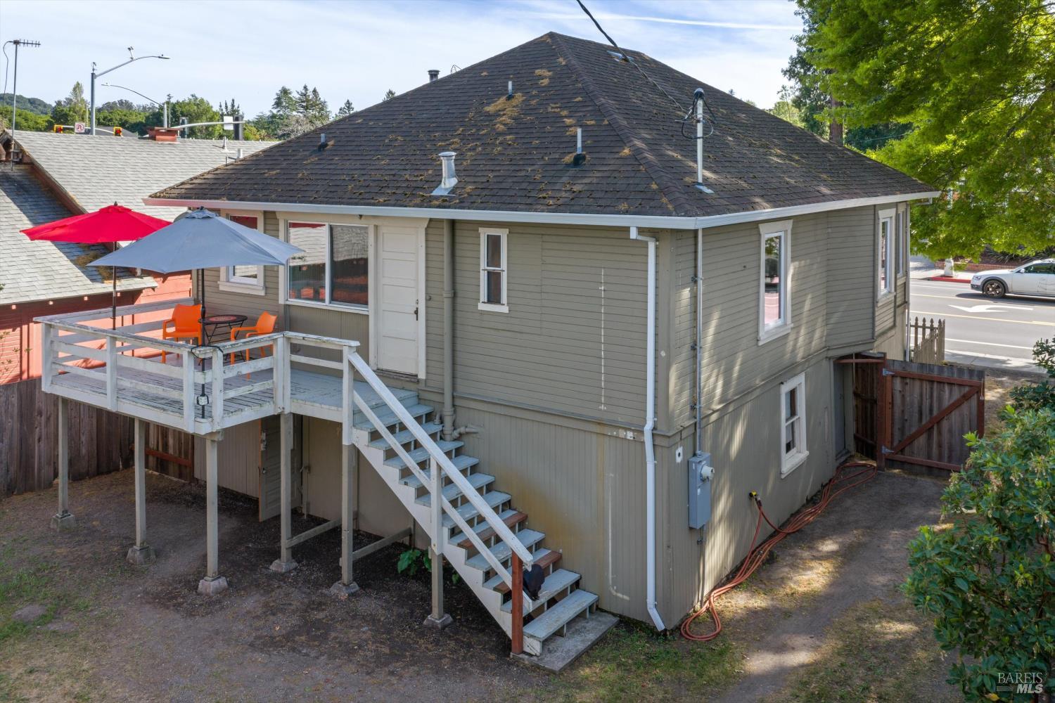 Detail Gallery Image 6 of 32 For 611 Petaluma Blvd, Petaluma,  CA 94952 - 2 Beds | 1 Baths