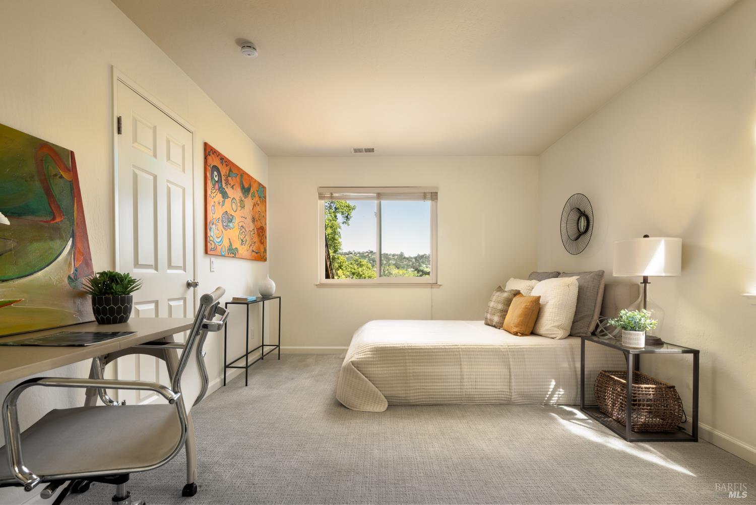 Detail Gallery Image 11 of 21 For 883 Magnolia Ave, Larkspur,  CA 94939 - 2 Beds | 2/1 Baths