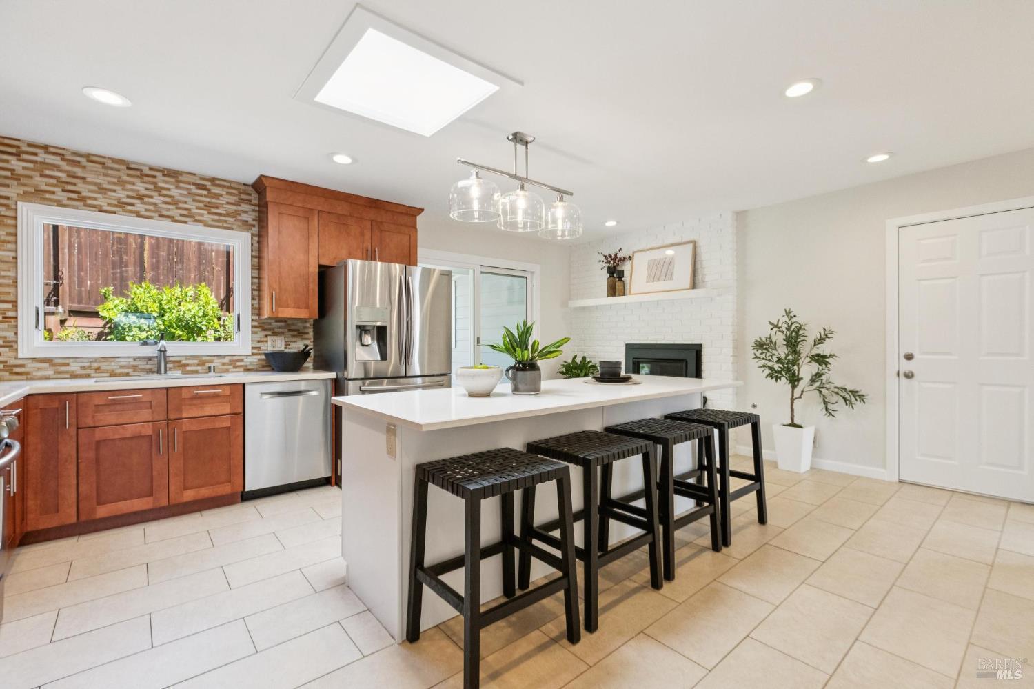 Detail Gallery Image 17 of 61 For 138 Kipling Dr, Mill Valley,  CA 94941 - 4 Beds | 3 Baths