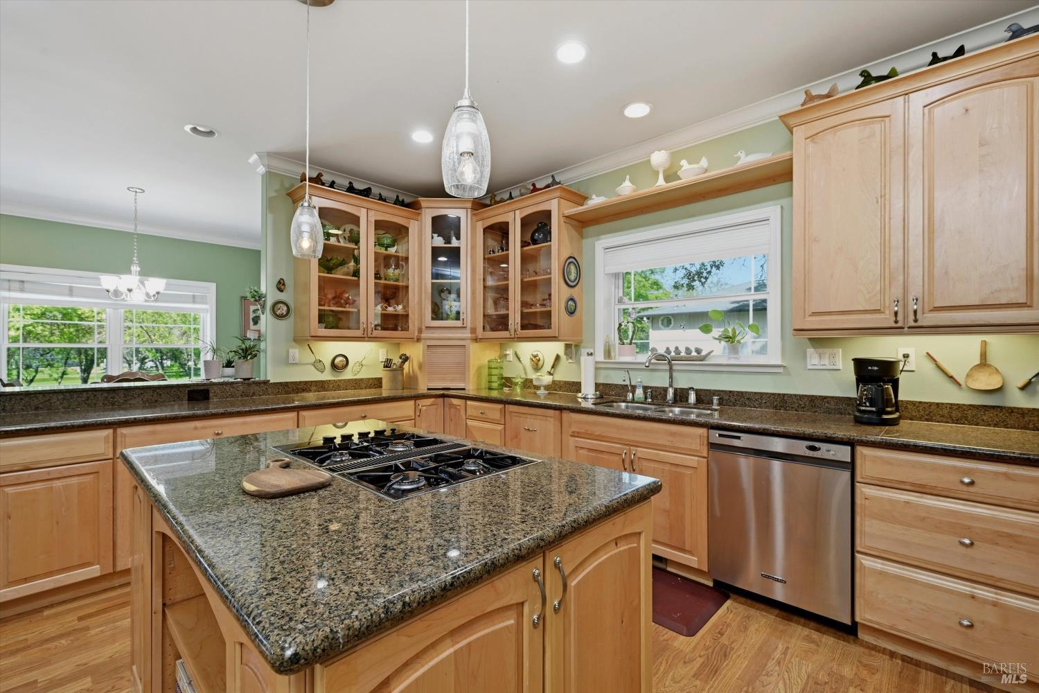 Detail Gallery Image 12 of 56 For 19614 Mountain Mdws, Hidden Valley Lake,  CA 95467 - 4 Beds | 3 Baths