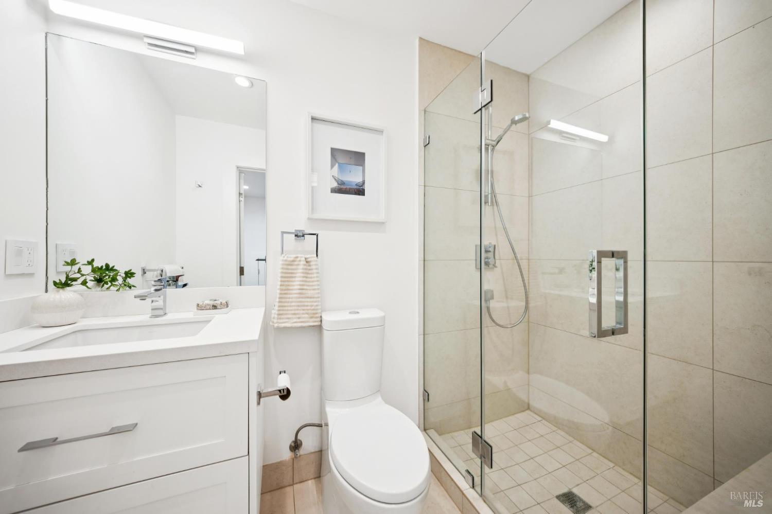 Detail Gallery Image 19 of 48 For 65 Valley View Ave, San Rafael,  CA 94901 - 5 Beds | 5 Baths