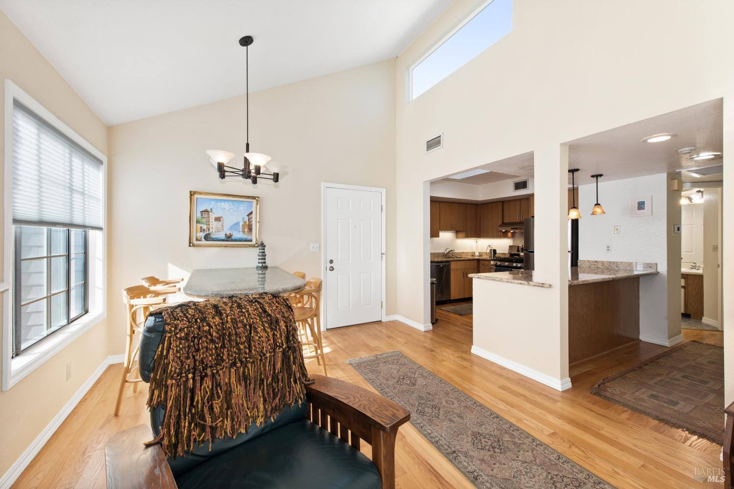 Detail Gallery Image 4 of 18 For 4 Ash Ave #15,  Kentfield,  CA 94904 - 2 Beds | 2 Baths