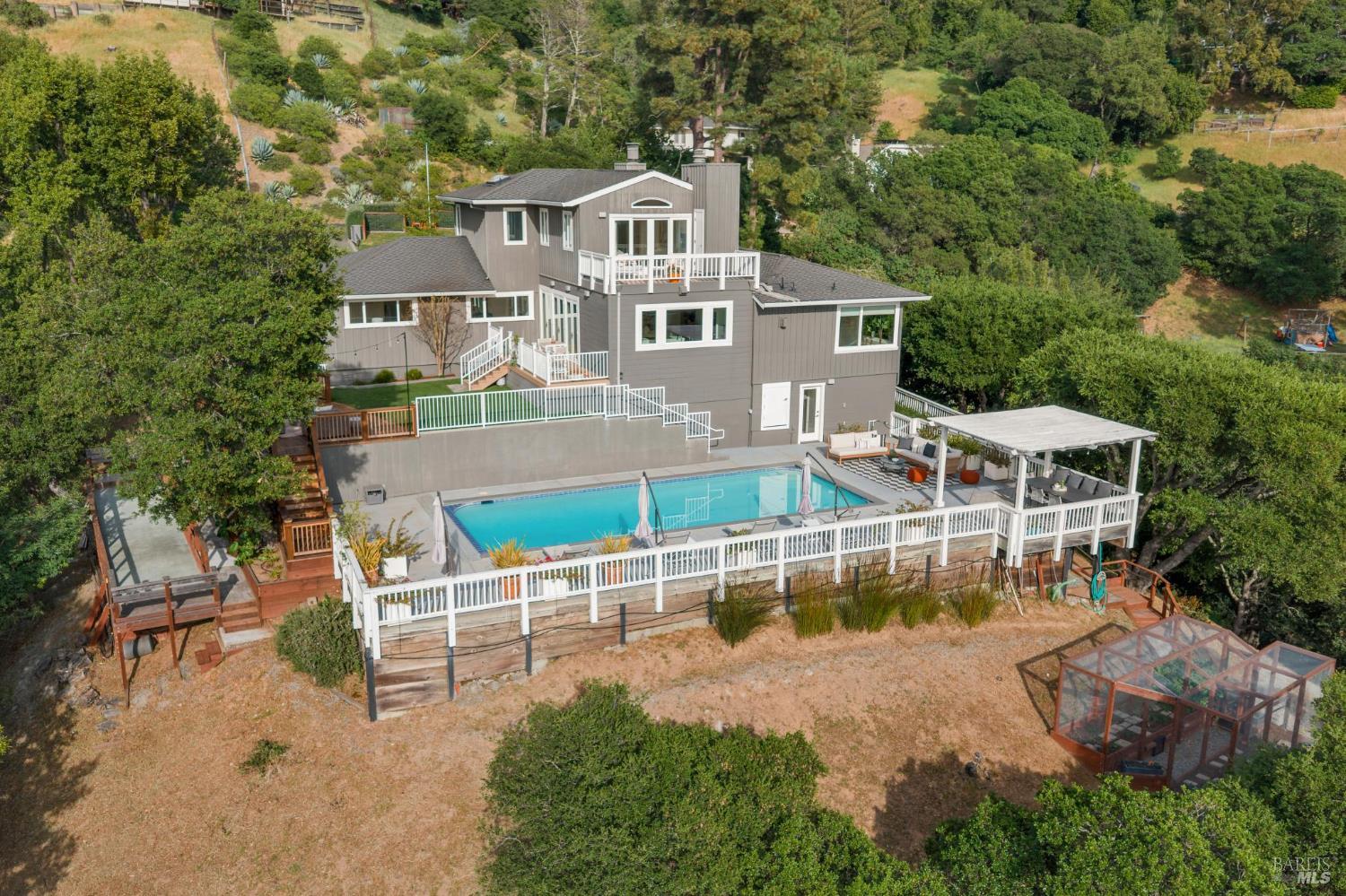 Detail Gallery Image 17 of 48 For 65 Valley View Ave, San Rafael,  CA 94901 - 5 Beds | 5 Baths