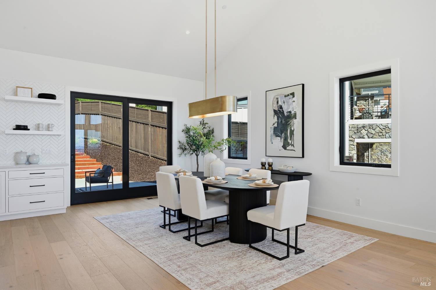 Detail Gallery Image 8 of 42 For 2011 Long Leaf Ct, Santa Rosa,  CA 95403 - 4 Beds | 3 Baths