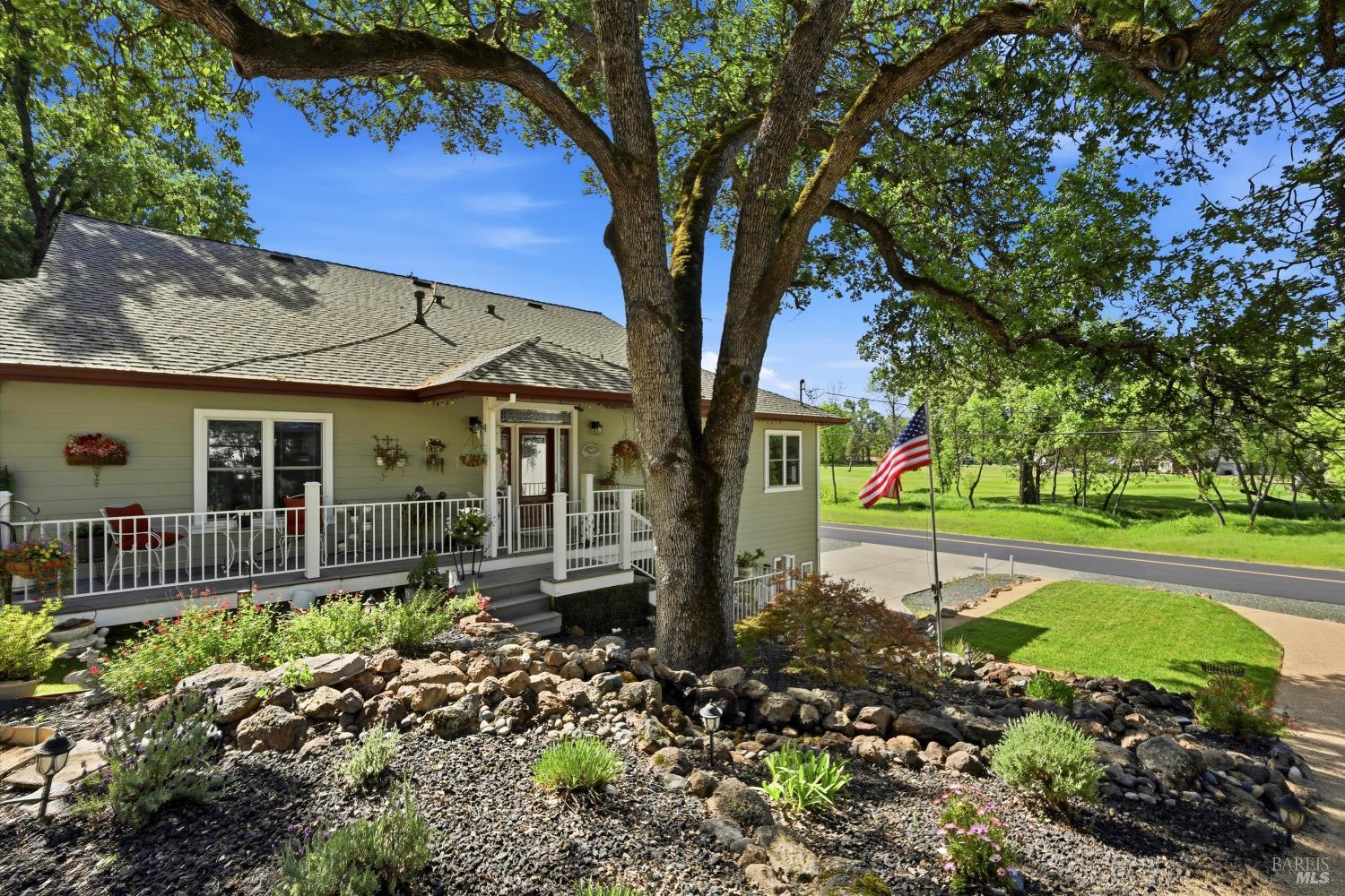 Detail Gallery Image 46 of 56 For 19614 Mountain Mdws, Hidden Valley Lake,  CA 95467 - 4 Beds | 3 Baths