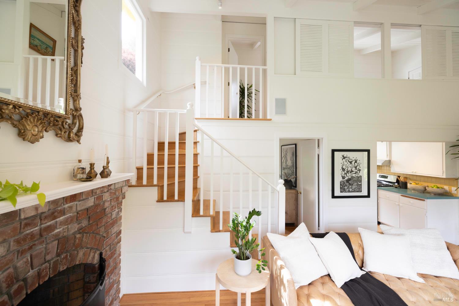 Detail Gallery Image 6 of 39 For 10 Park Ave, Bolinas,  CA 94924 - 2 Beds | 1/1 Baths