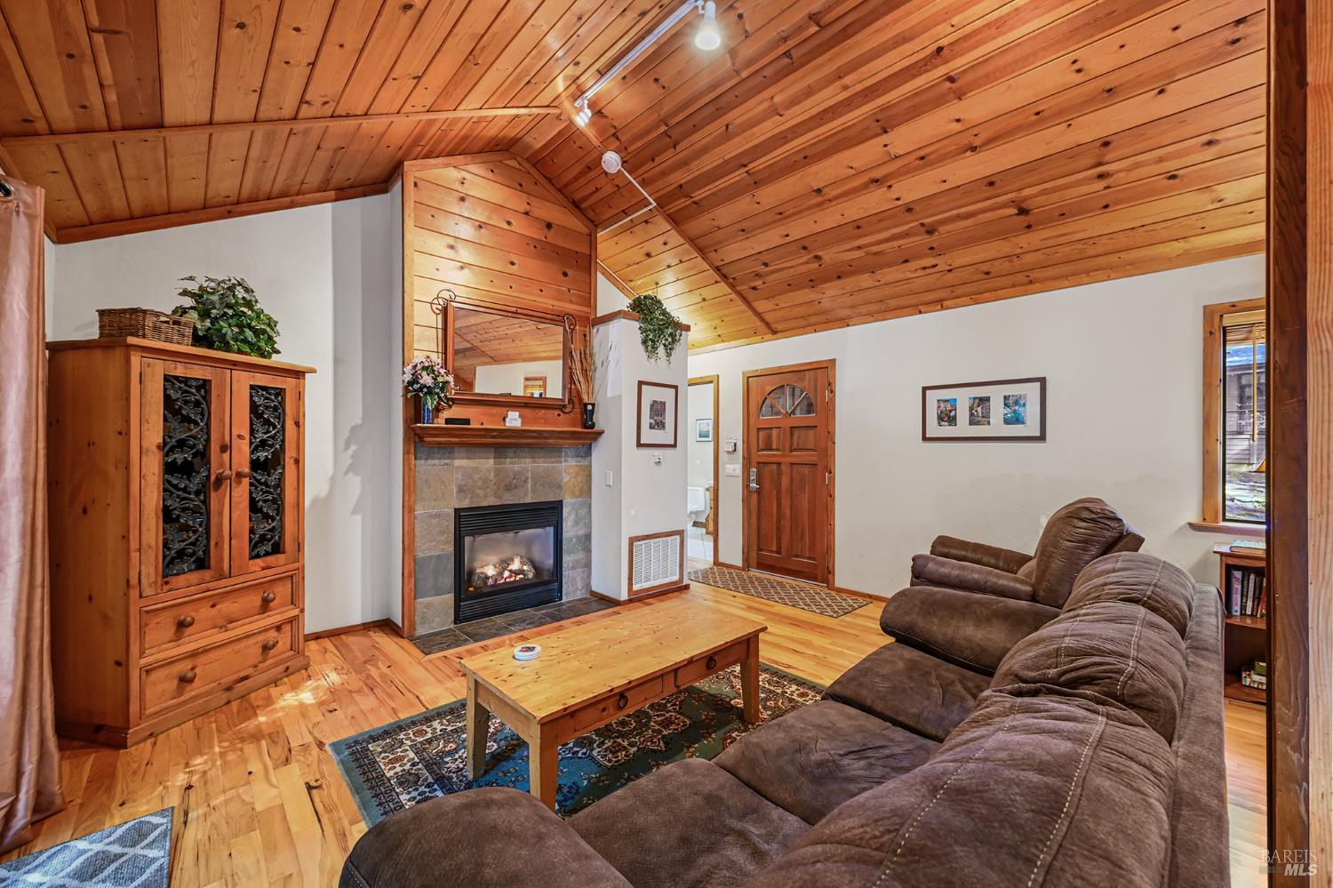 Detail Gallery Image 20 of 36 For 9 Huckleberry Hts, Cazadero,  CA 95421 - 1 Beds | 1 Baths