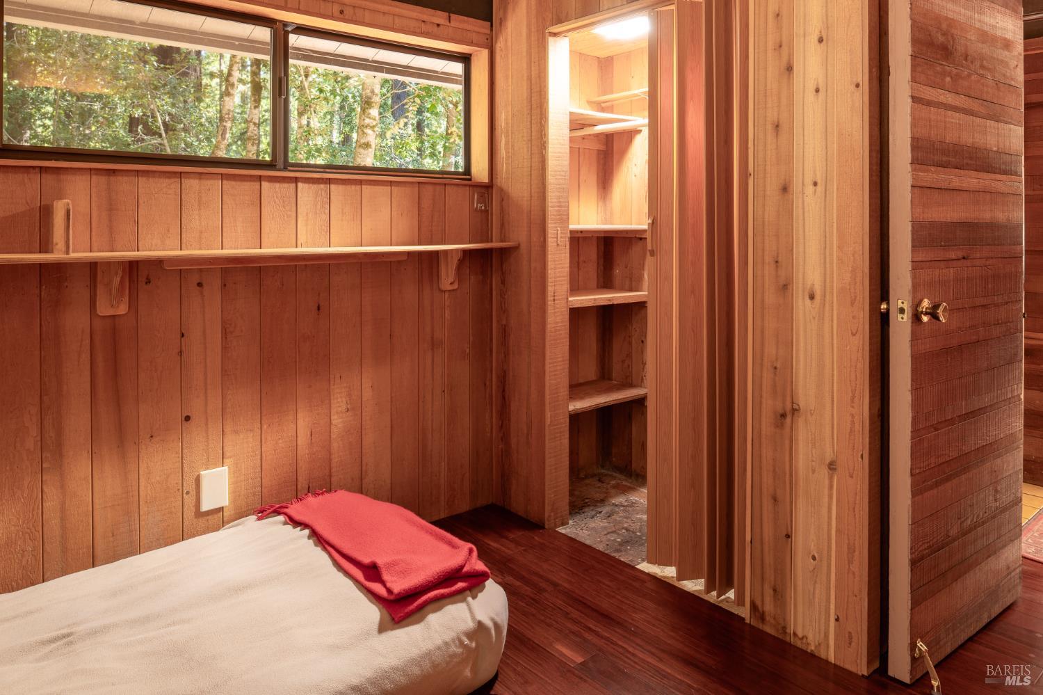 Detail Gallery Image 10 of 28 For 45516 Sunset Dr, Gualala,  CA 95445 - 2 Beds | 1 Baths