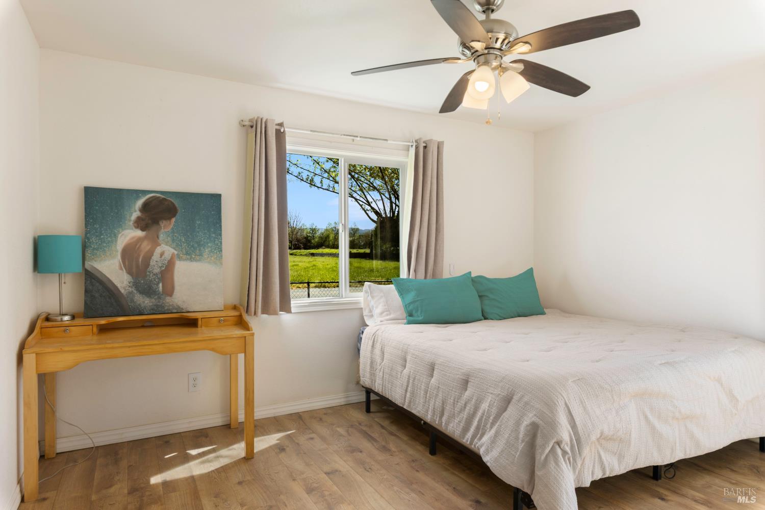 Detail Gallery Image 13 of 34 For 13780 Mountain House Rd, Hopland,  CA 95449 - 3 Beds | 1 Baths