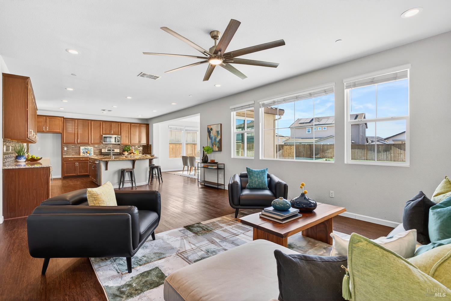 Detail Gallery Image 15 of 75 For 1535 Arlington Ct, Dixon,  CA 95620 - 4 Beds | 2/1 Baths