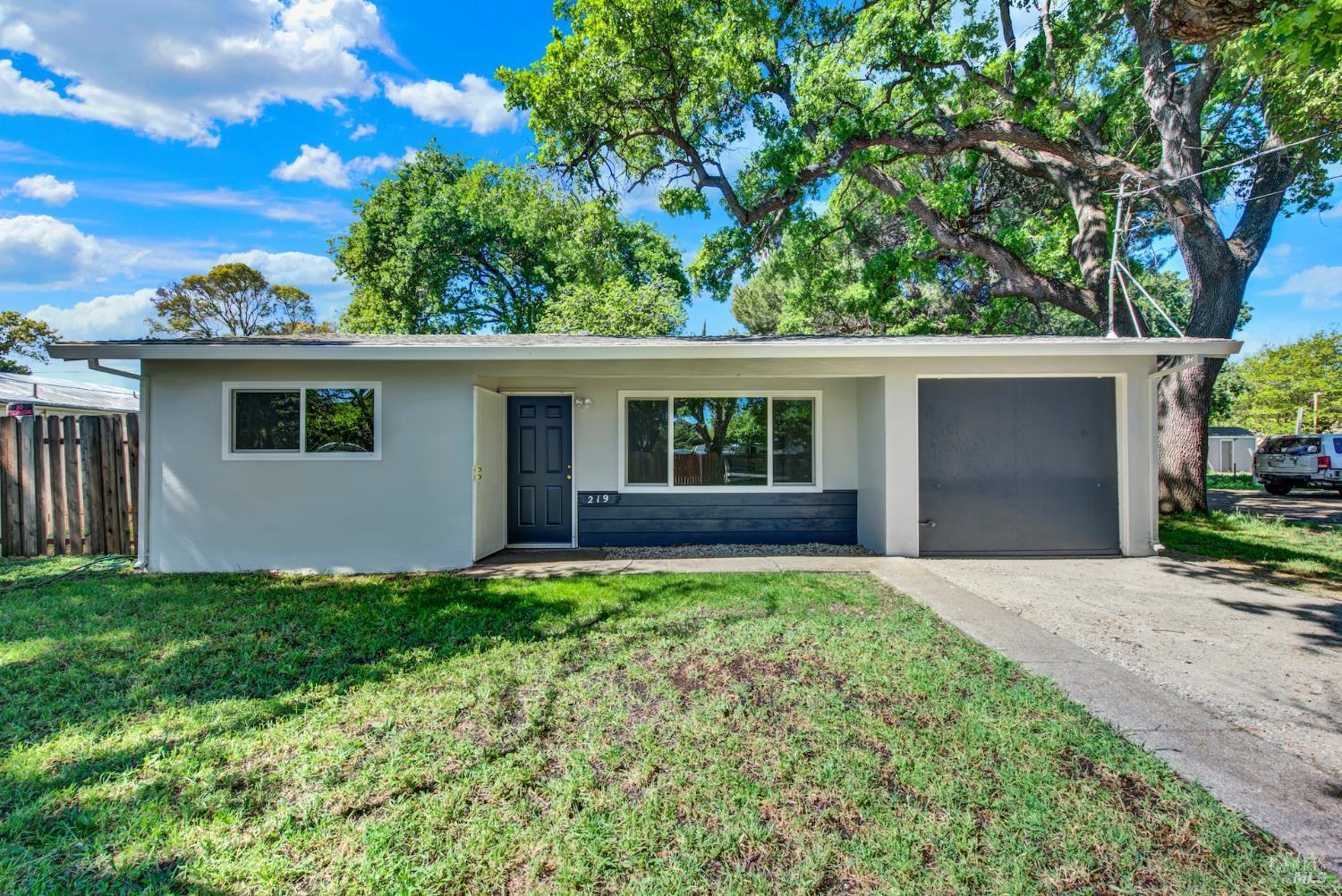 Detail Gallery Image 4 of 60 For 219 Hamilton Dr, Fairfield,  CA 94533 - 2 Beds | 1 Baths