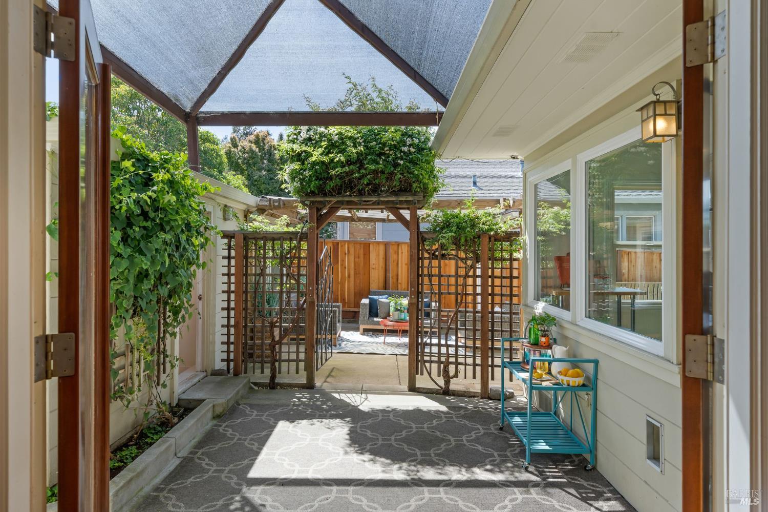 Detail Gallery Image 29 of 57 For 914 W 6th St, Benicia,  CA 94510 - 3 Beds | 2 Baths