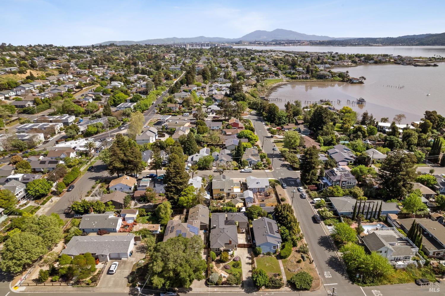 Detail Gallery Image 49 of 57 For 914 W 6th St, Benicia,  CA 94510 - 3 Beds | 2 Baths