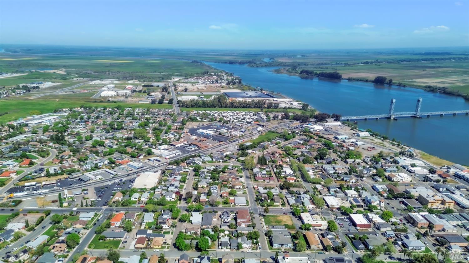 Detail Gallery Image 5 of 36 For 514 Montezuma St, Rio Vista,  CA 94571 - 2 Beds | 2 Baths