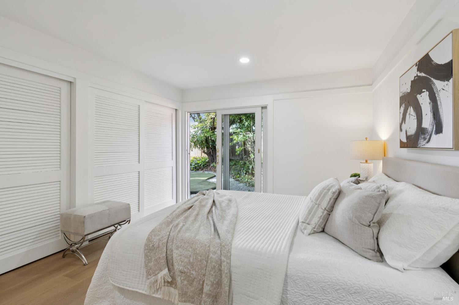 Detail Gallery Image 23 of 37 For 22 North Terrace Unkn, Tiburon,  CA 94920 - 3 Beds | 2 Baths