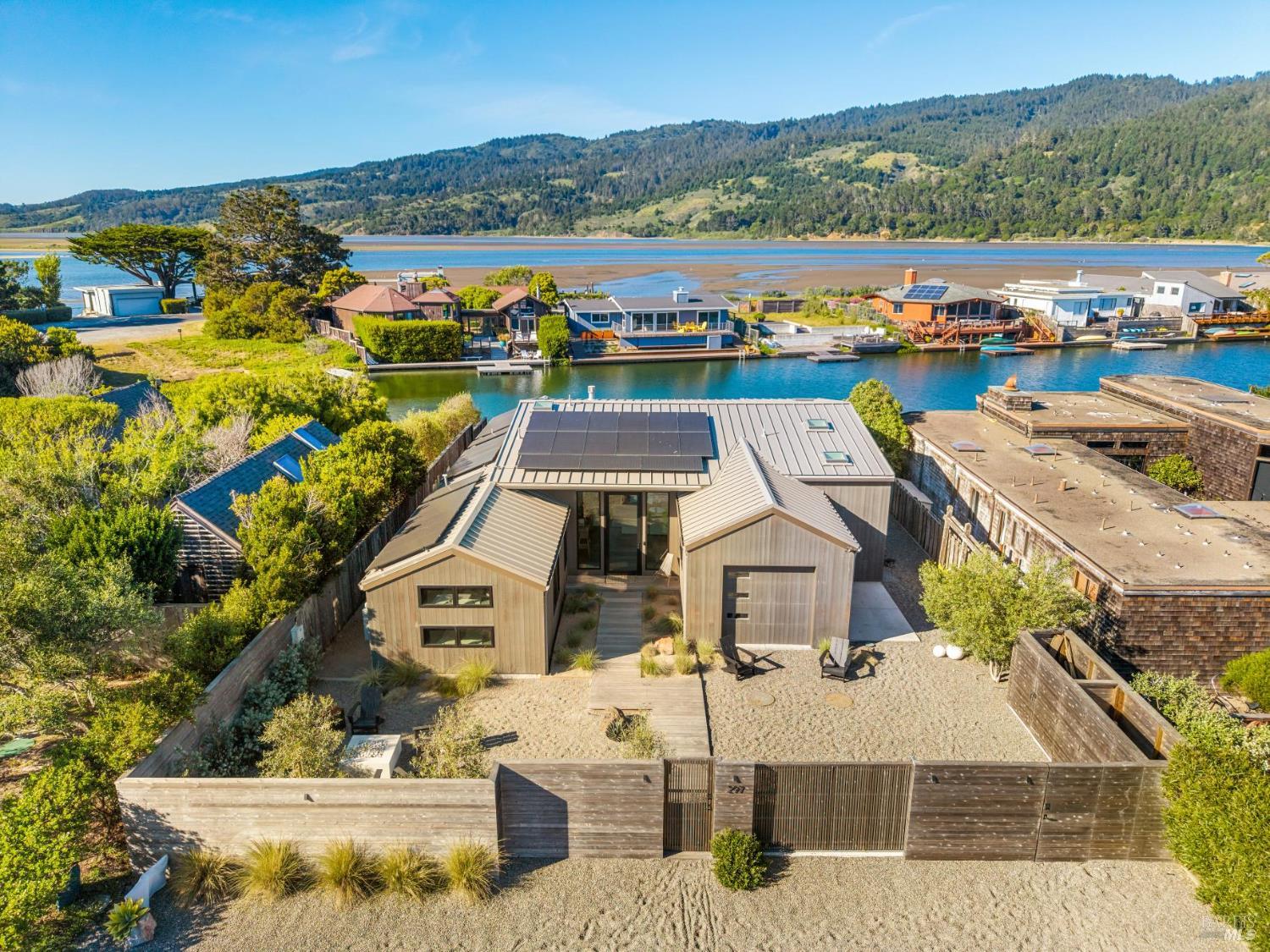 Detail Gallery Image 52 of 63 For 297 Seadrift Rd, Stinson Beach,  CA 94970 - 3 Beds | 2 Baths