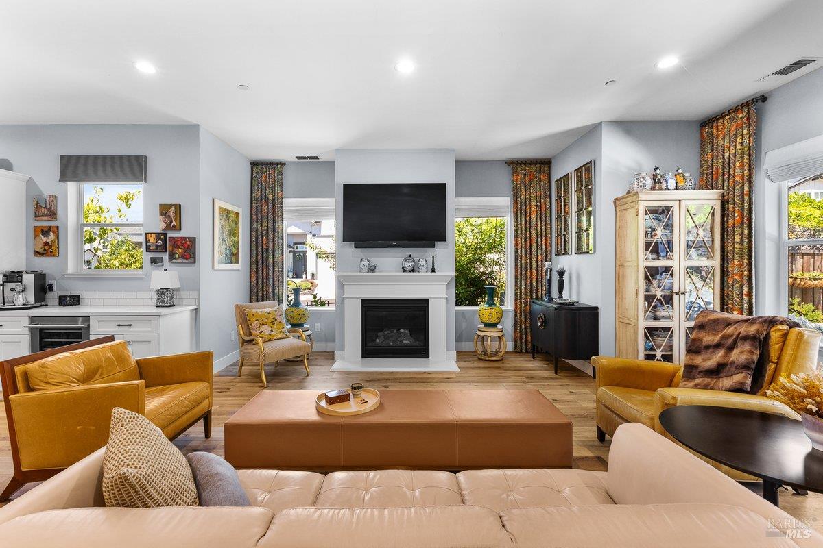 Detail Gallery Image 4 of 62 For 3700 Paxton Pl, Santa Rosa,  CA 95404 - 4 Beds | 3 Baths