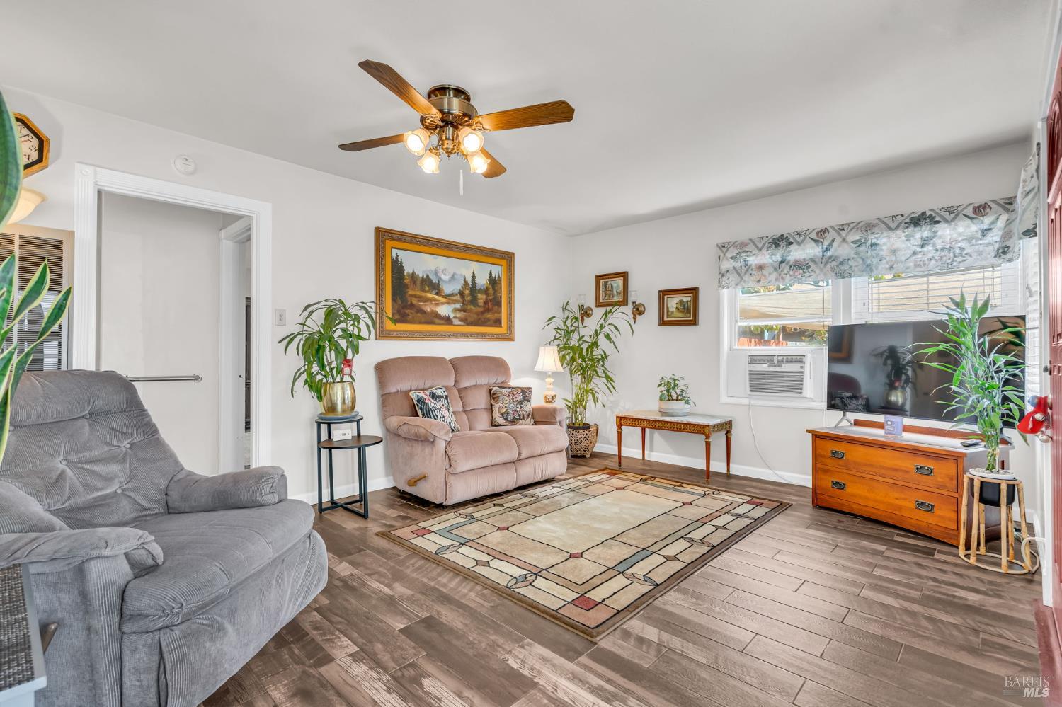 Detail Gallery Image 6 of 41 For 649 Cedar St, Vallejo,  CA 94591 - 2 Beds | 1 Baths