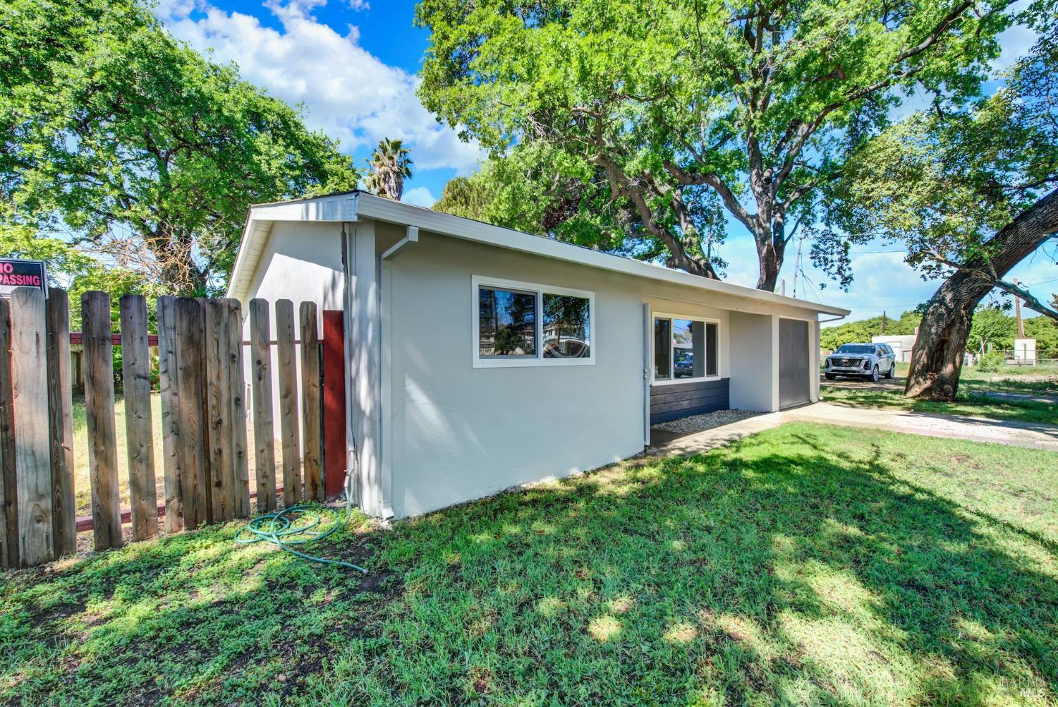 Detail Gallery Image 5 of 60 For 219 Hamilton Dr, Fairfield,  CA 94533 - 2 Beds | 1 Baths