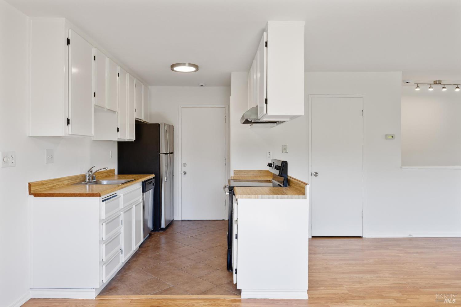 Detail Gallery Image 17 of 49 For 19 Shannon Ct, Novato,  CA 94949 - – Beds | – Baths