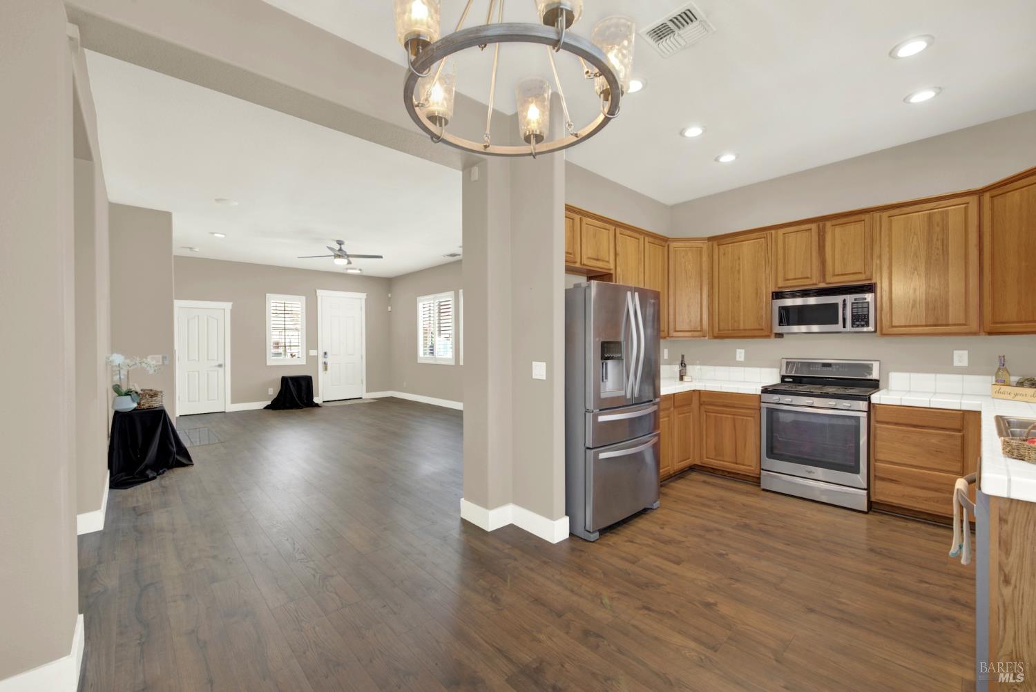 Detail Gallery Image 21 of 63 For 1721 Beale Cir, Suisun City,  CA 94585 - 3 Beds | 2 Baths